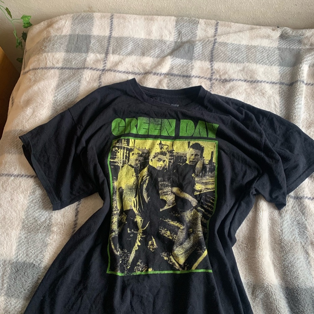 Black Short Sleeve Tee